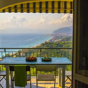 https://villa-panoramica.hotelitalianriviera.com