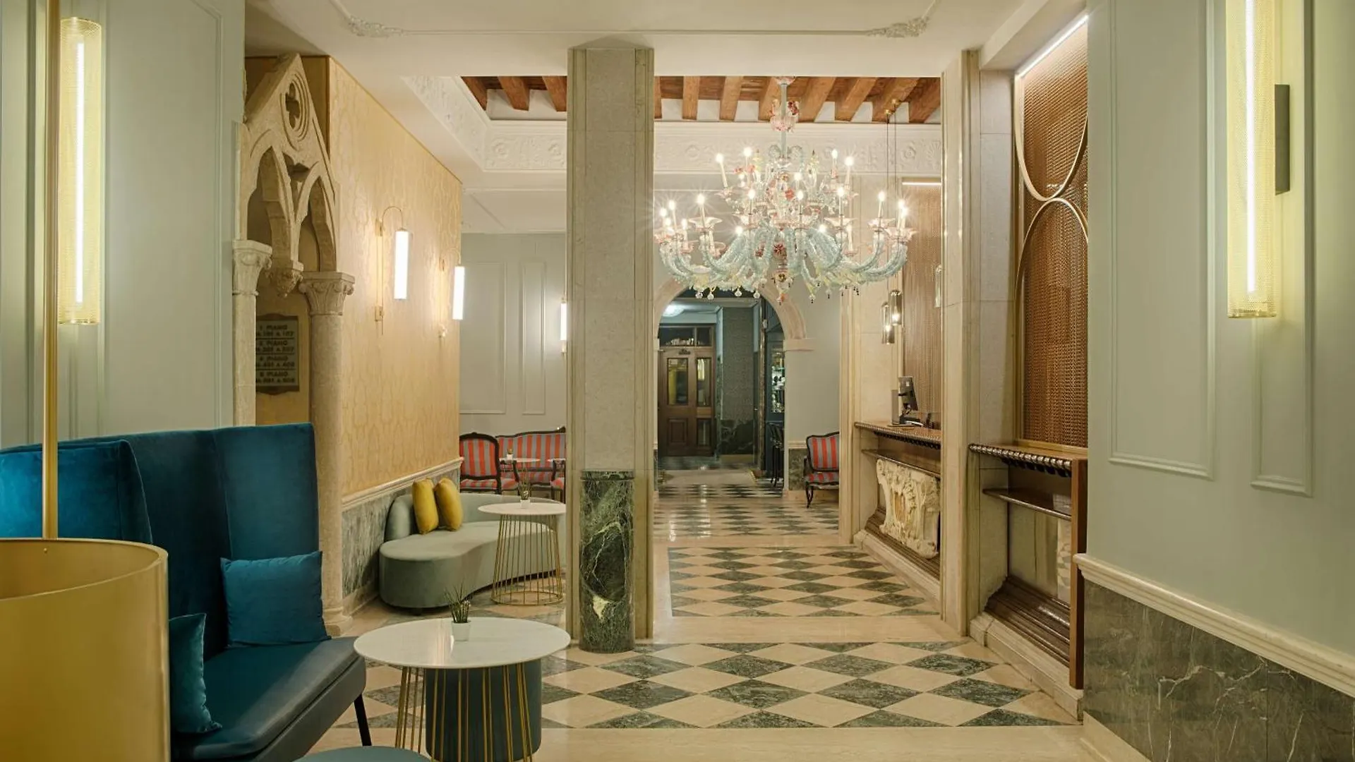 Hotel NH Venezia Santa Lucia 4*,  Italia