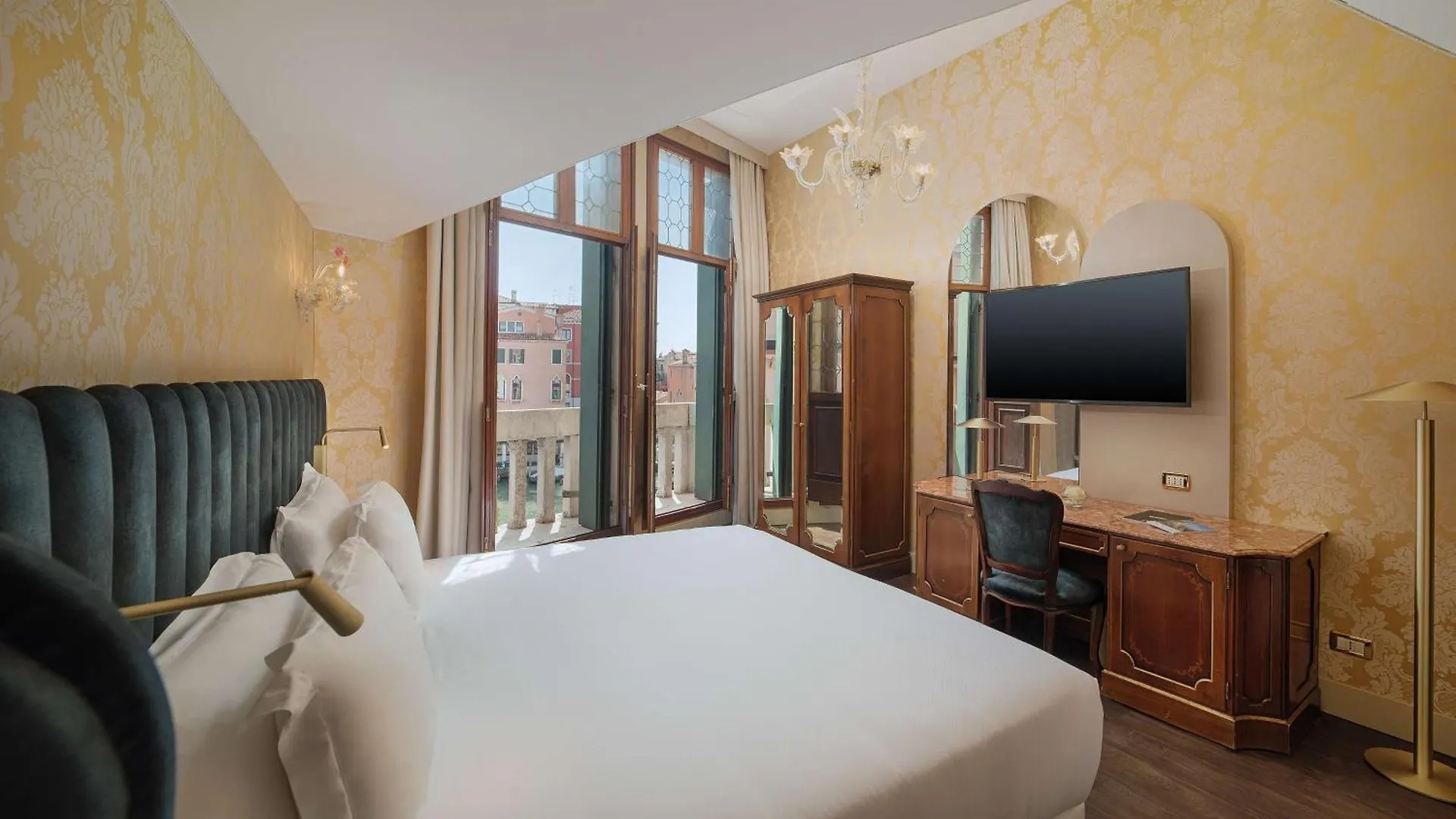 Nh Venezia Santa Lucia Hotell 4*, Venedig