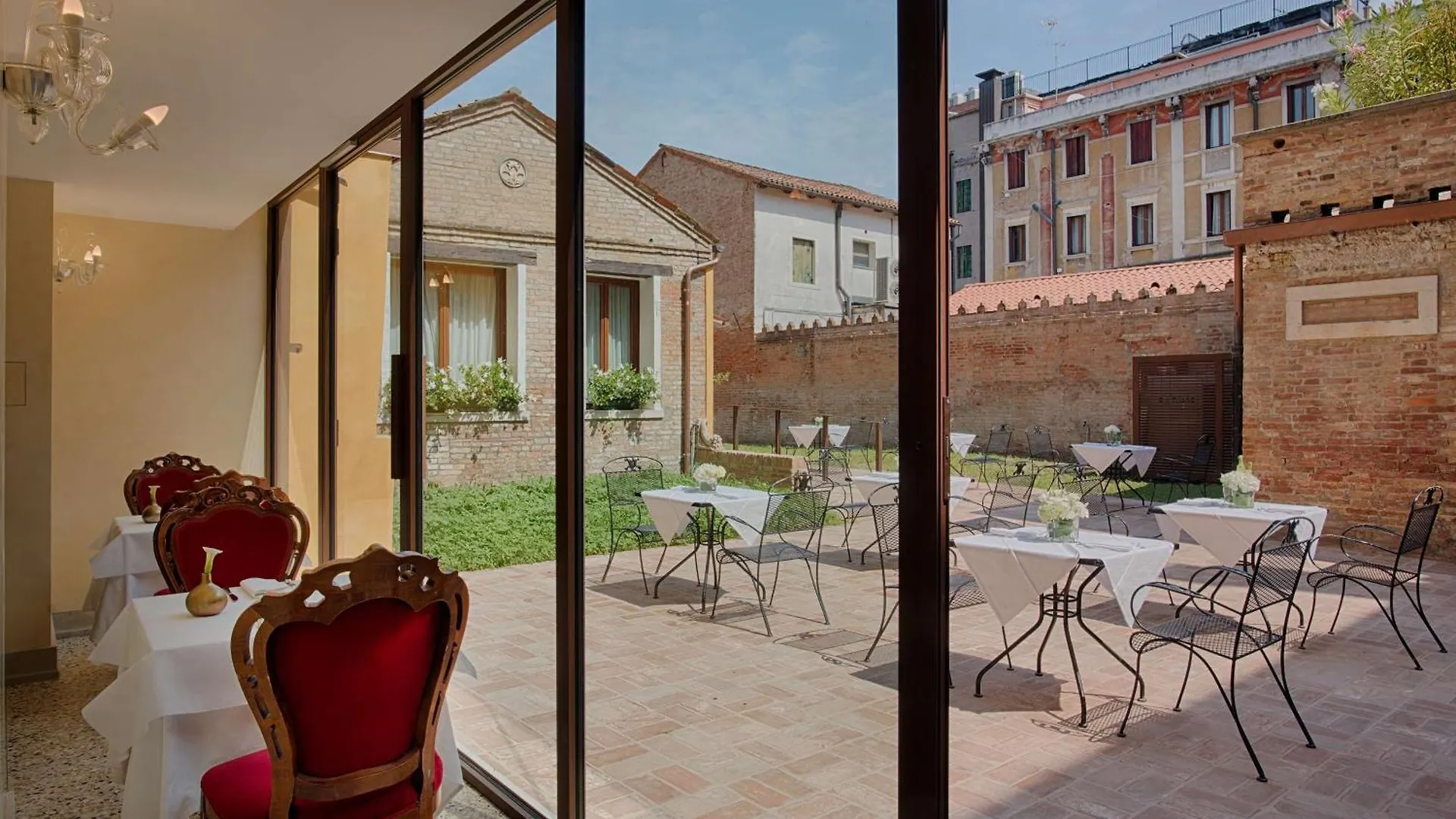 Nh Venezia Santa Lucia Hotel
