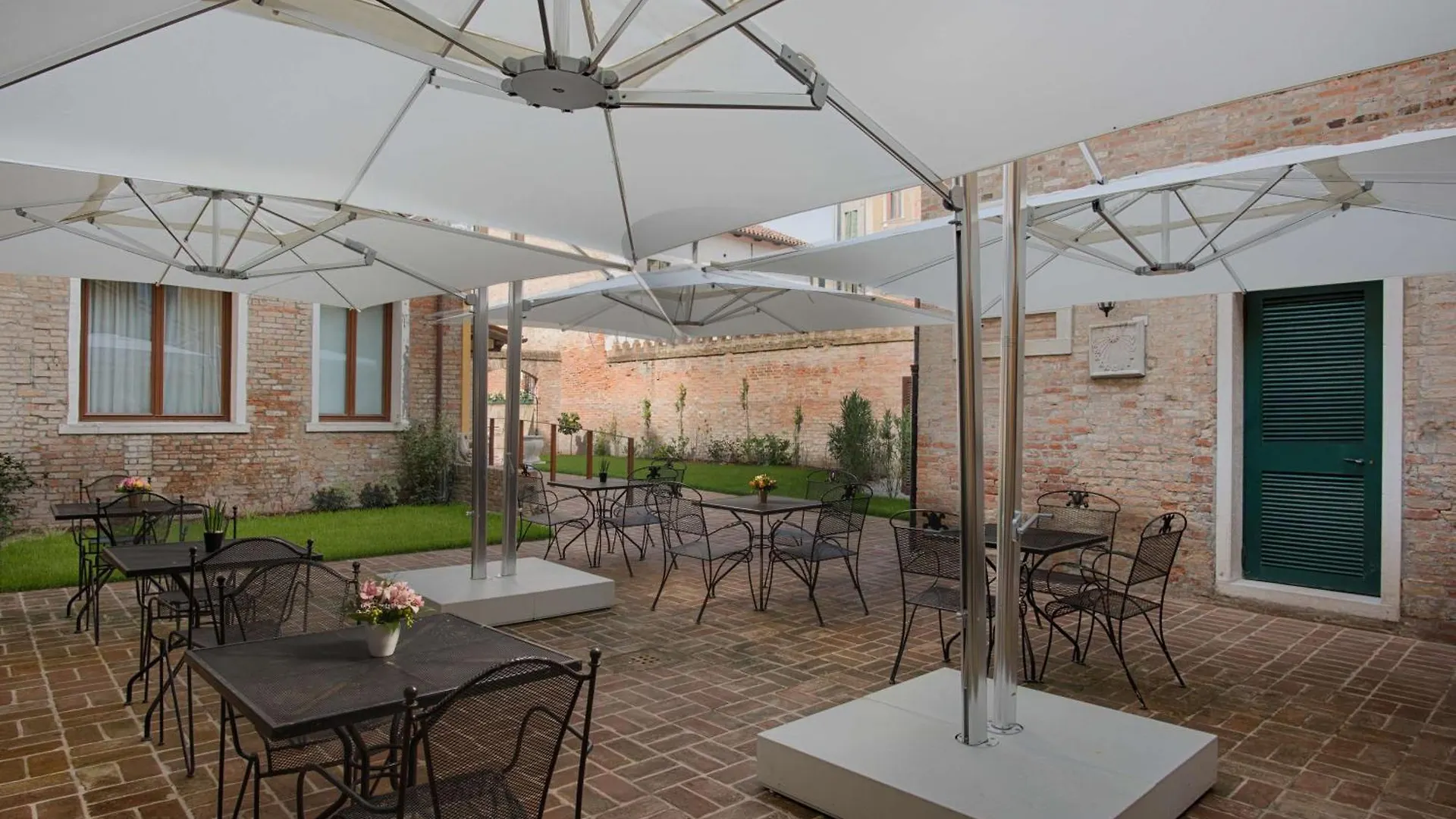 Nh Venezia Santa Lucia Hotel  Venice