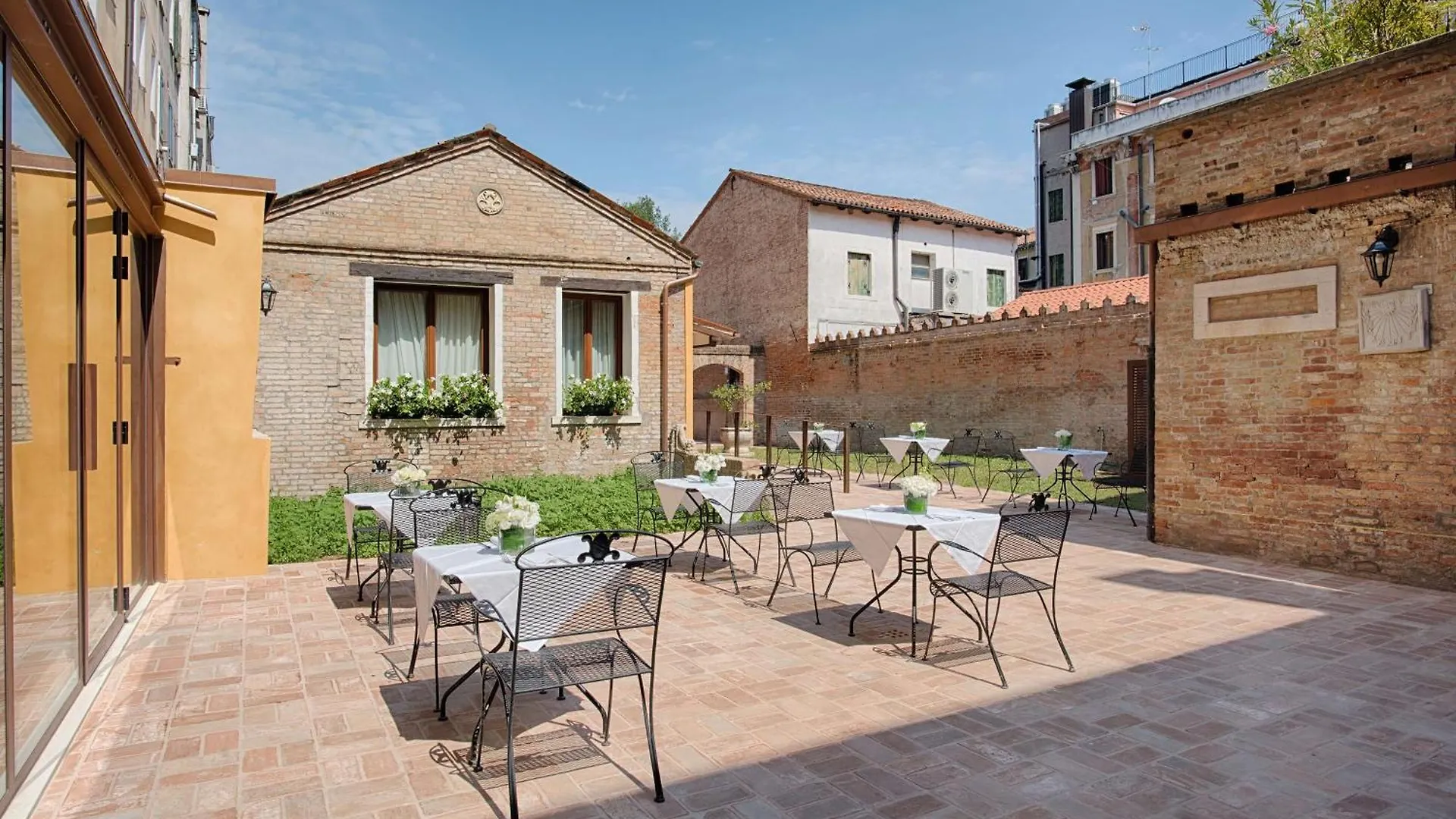 Nh Venezia Santa Lucia Hotel 4*, Venice