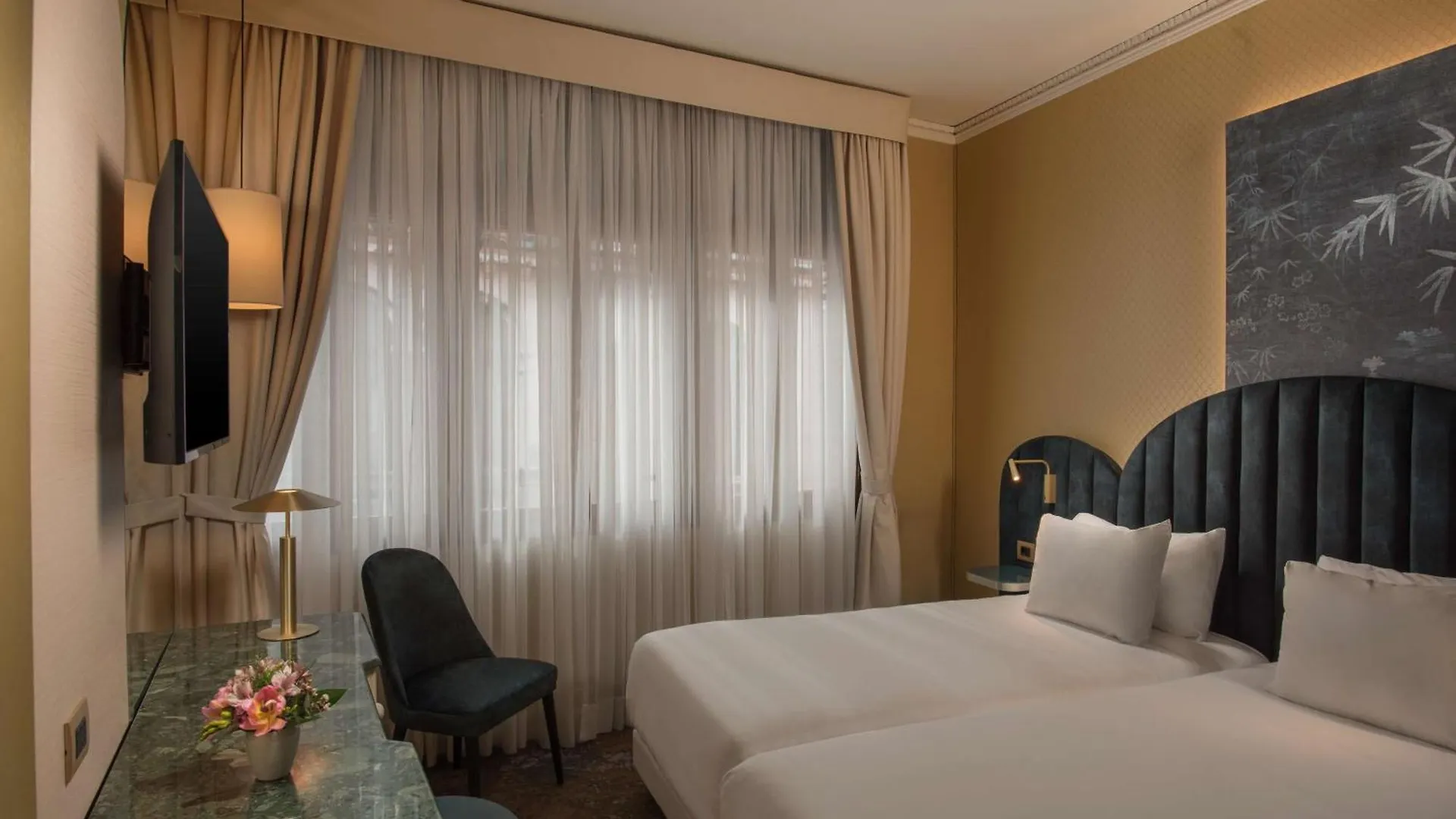 Nh Venezia Santa Lucia Hotel